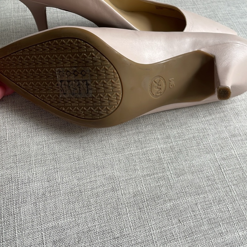 MICHAEL Michael Kors Blush Pink Pointed-Toe Leather Pumps - Picture 13 of 13